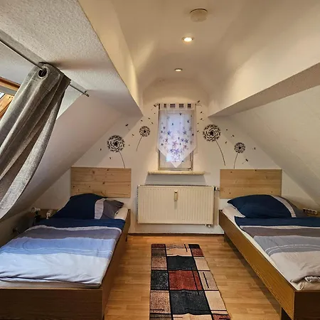 Fewo-o3-4-6-personen-23km-bis-frankfurt-nord *